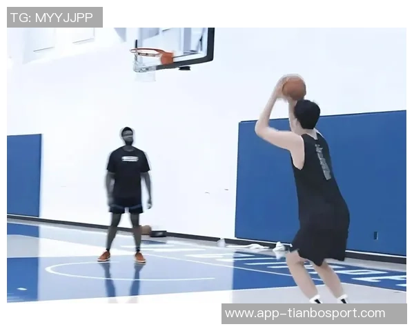 杨瀚森防守表现不佳面对挡拆和波斯特三分显得犹豫不决