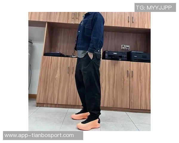 爱德华兹第三代签名鞋AE3即将发布夏季热潮再掀新风尚